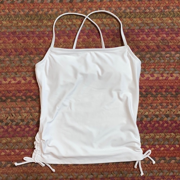O'Neill Other - SOLD NWOT WHITE O’NEILL SALTWATER SOLIDS BASIC TANK BIKINI TOP